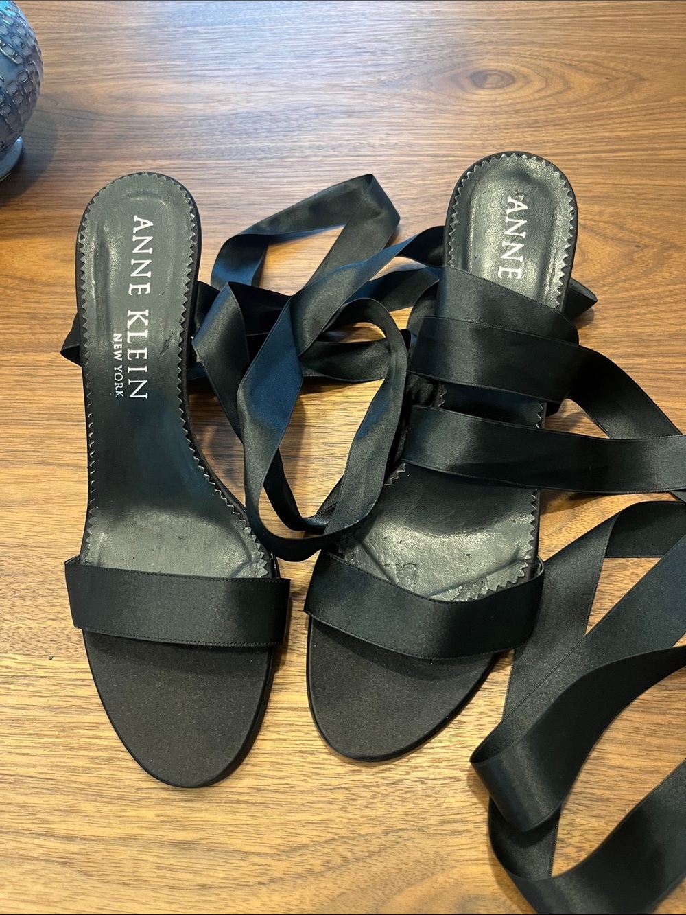 Anne Klein 90’s black satin ballet style size 8.5 3 inch heel sandals